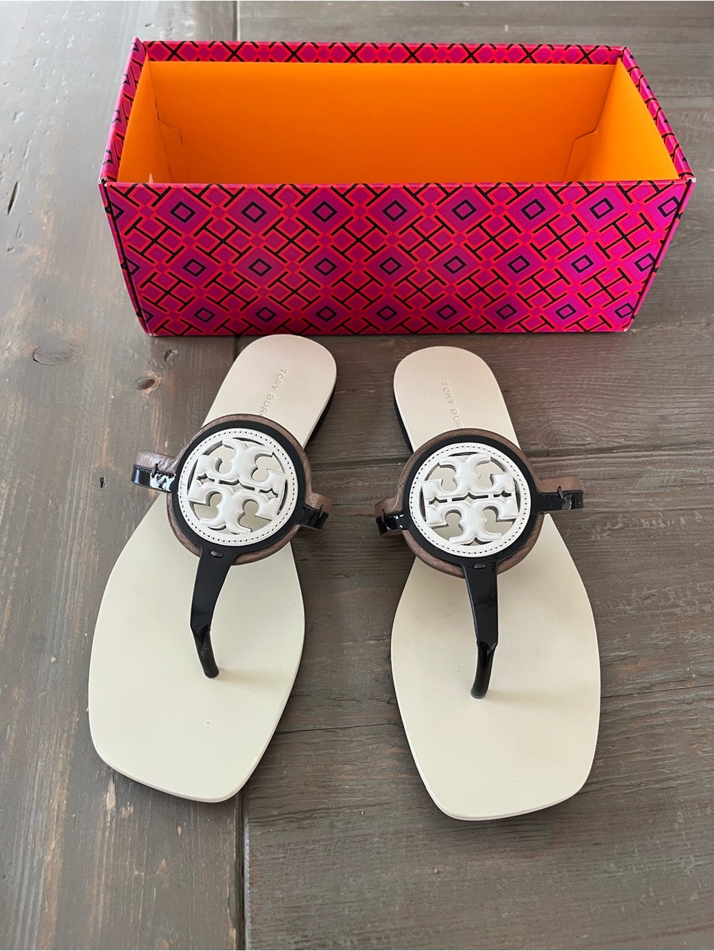 Tory Burch Bombe Signature Double- T logo Miller Sandal